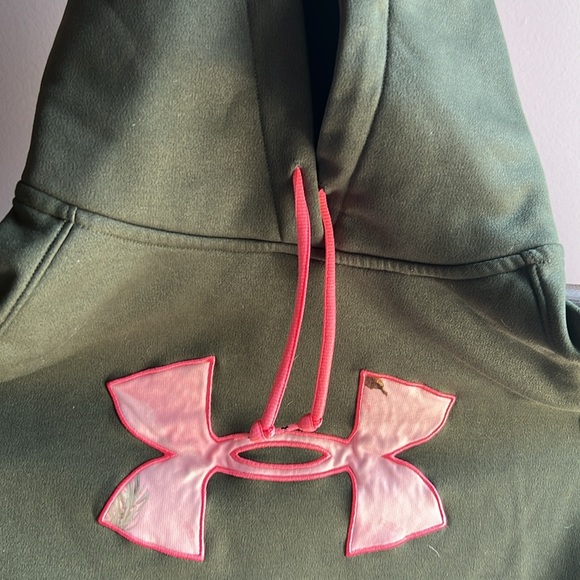 Under Armor iso chill shirt and cold gear hooded sweatshirt with pink camo logo - Picture 5 of 6